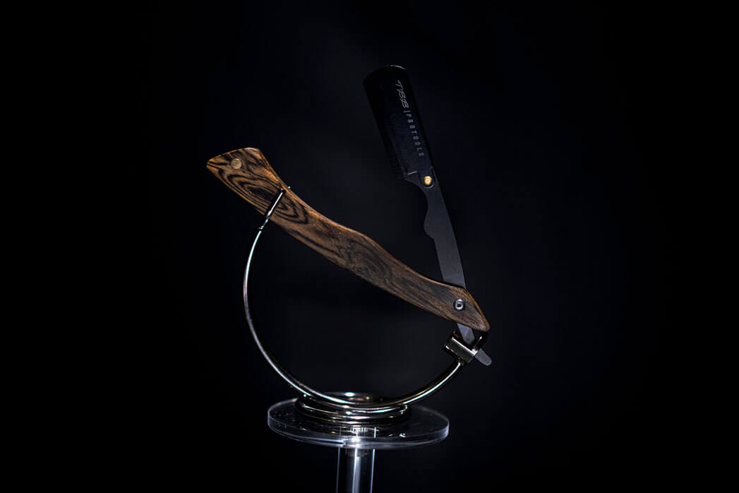 THE BRAIDING BARBER The Gentle Wood Razor Holder